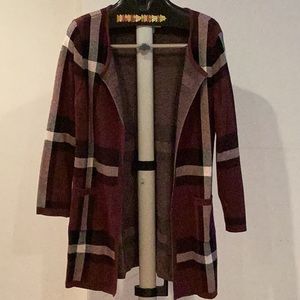 Never Worn ELLE Long Sleeve Duster Cardigan In Burgundy w/Black/White St…